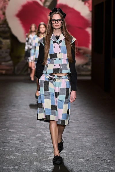Look 26